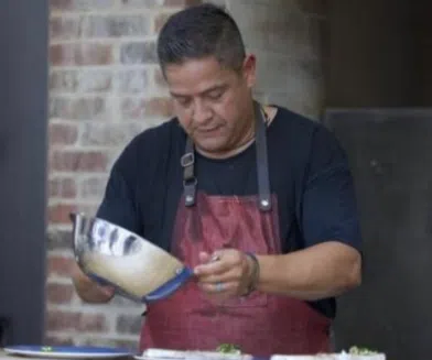 Davila puts pit master skills to the test during Food Network's BBQ Beatdown