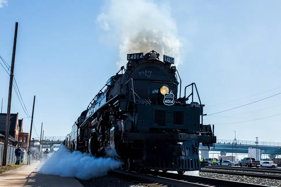 Big Boy Locomotive steams its way through Seguin, stops in Luling today