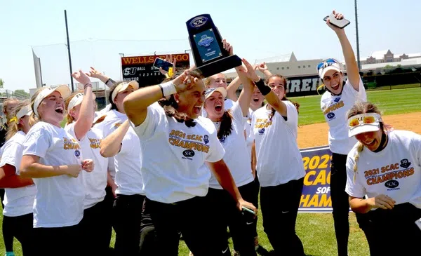 Top-ranked TLU softball rallies past Centenary for 7th straight SCAC title