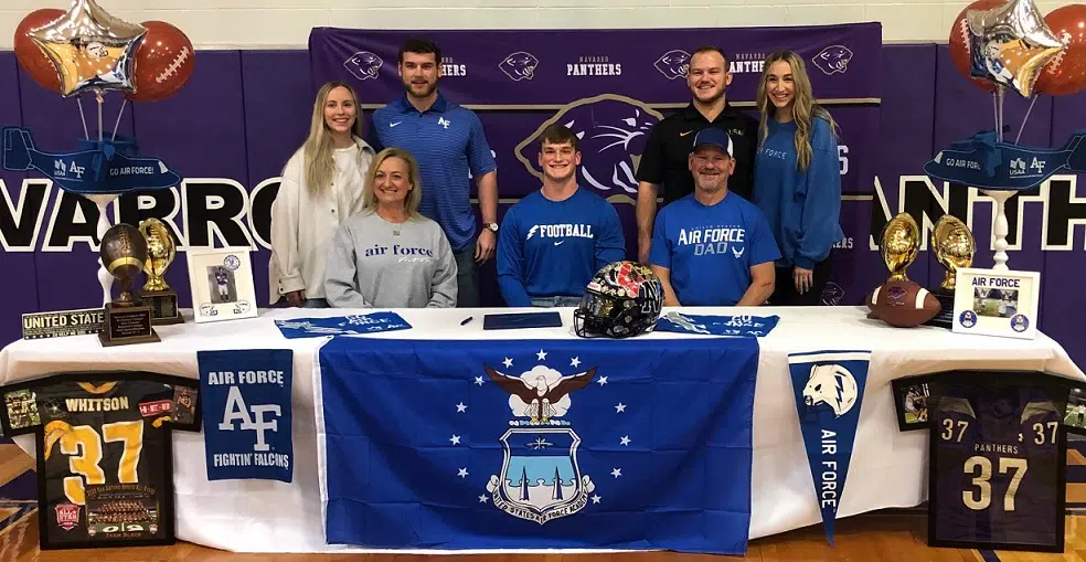 Navarro's Brody Whitson to continue football career at Air Force Academy
