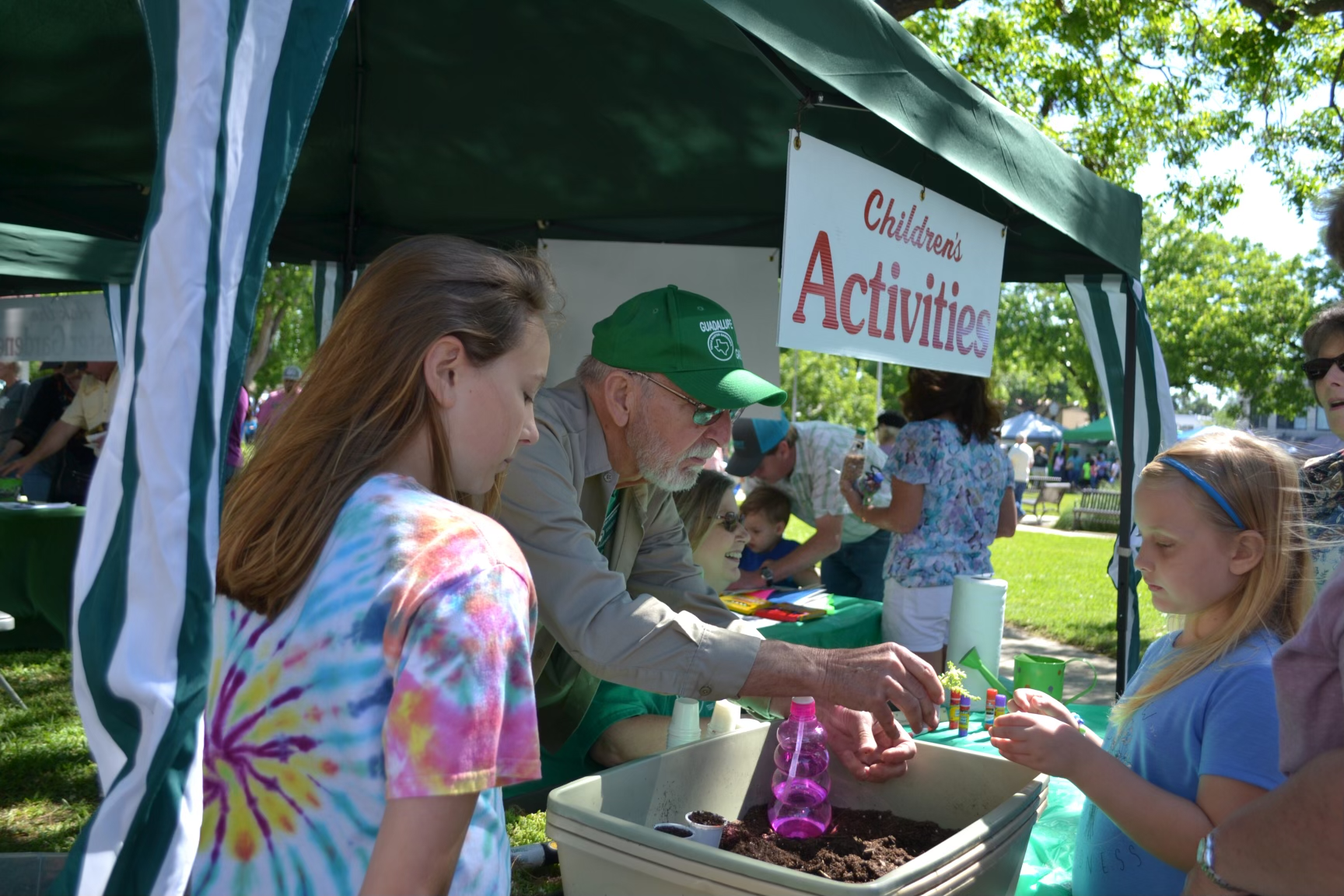 Vendors plus Green Exhibits needed for return of Seguin's Earth Day, Spring Trade Days