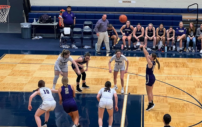 Navarro girls fall to Greyhounds in 4A regional quarterfinal