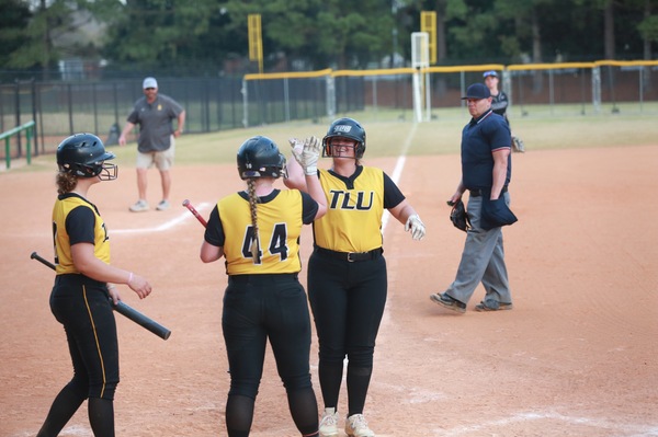 TLU softball sweeps Southwestern in SCAC road series