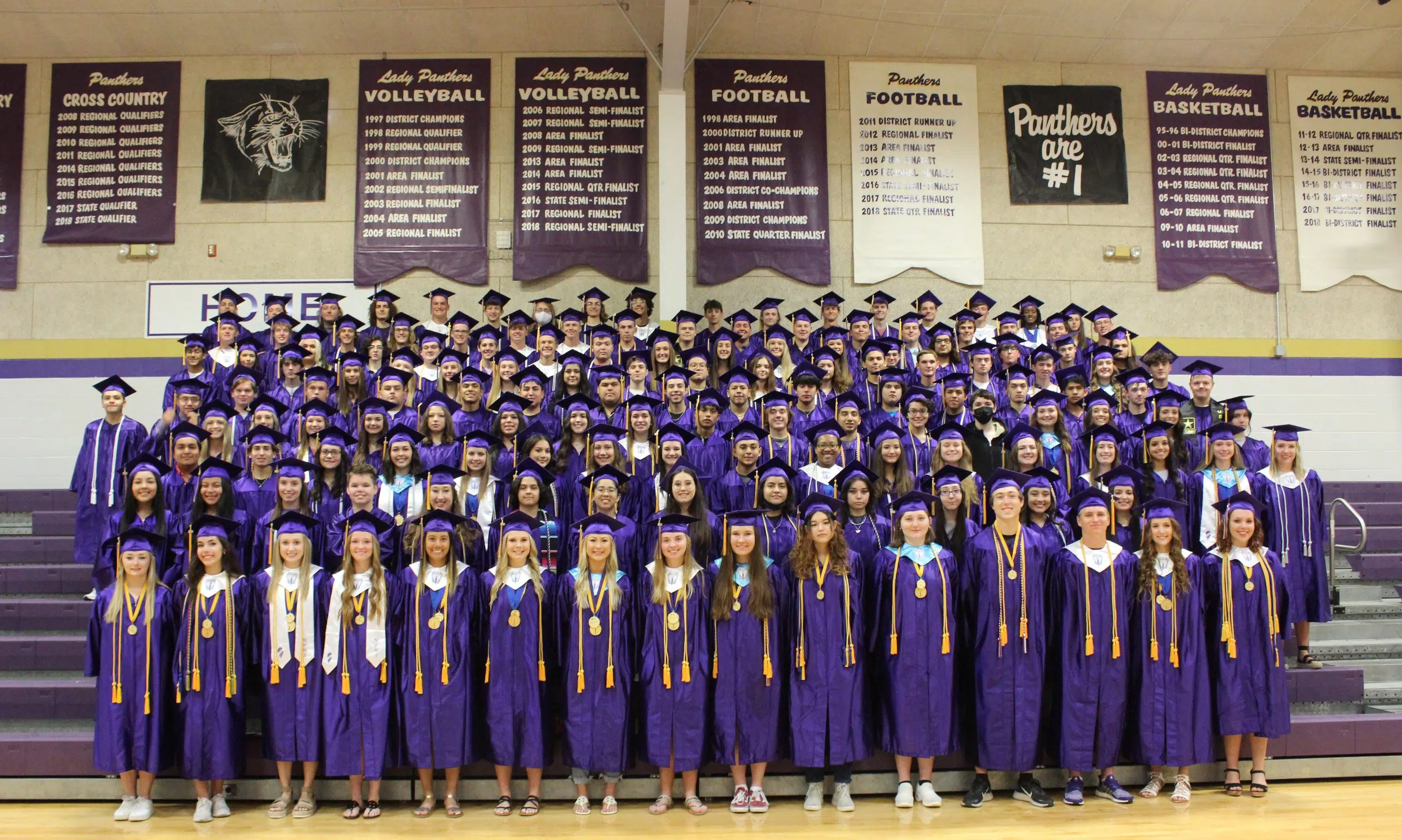 Navarro High School prepares for Friday Night graduation ceremony