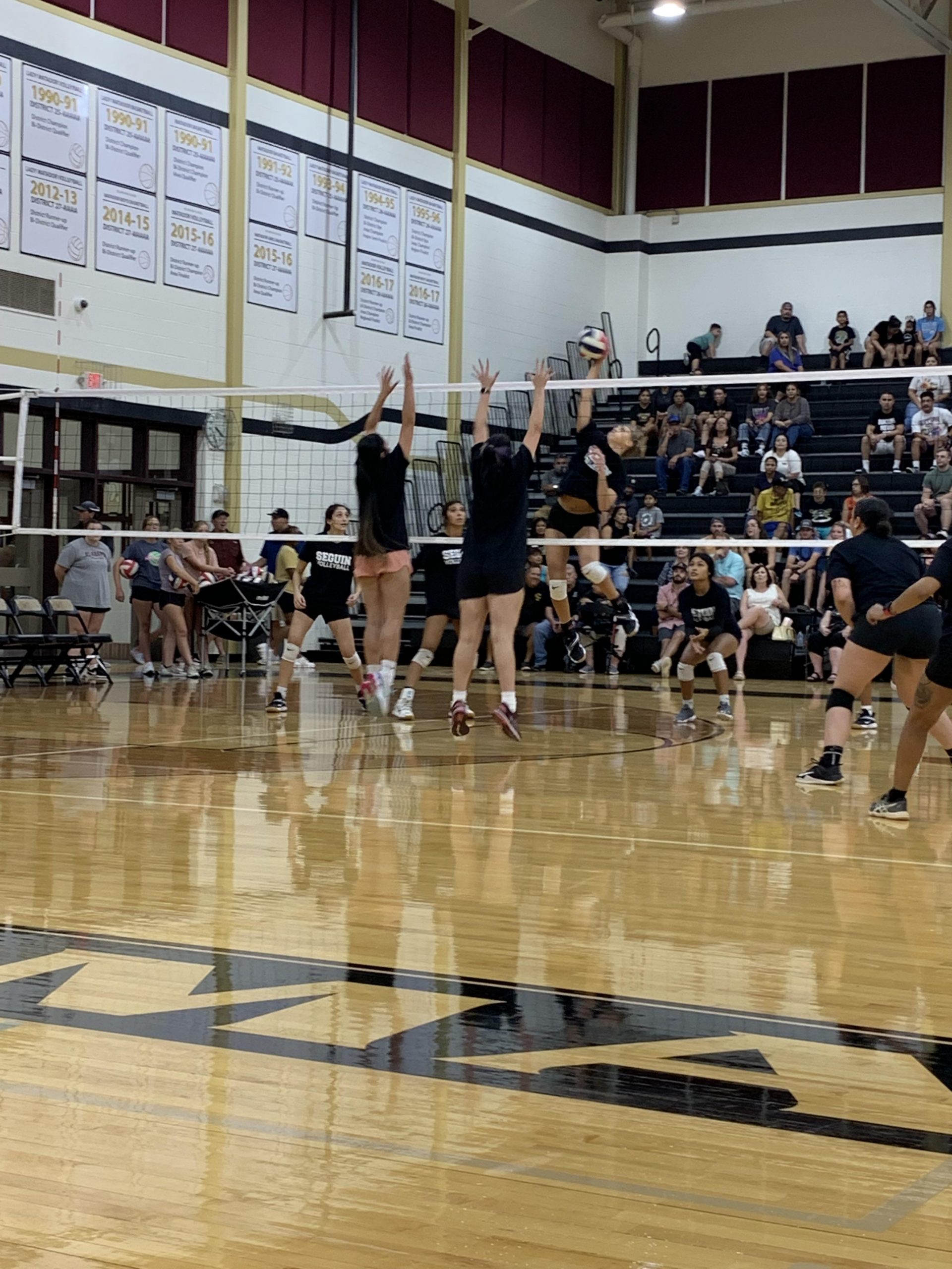 Good Crowd Comes to See Seguin Alumni Volleyball Game