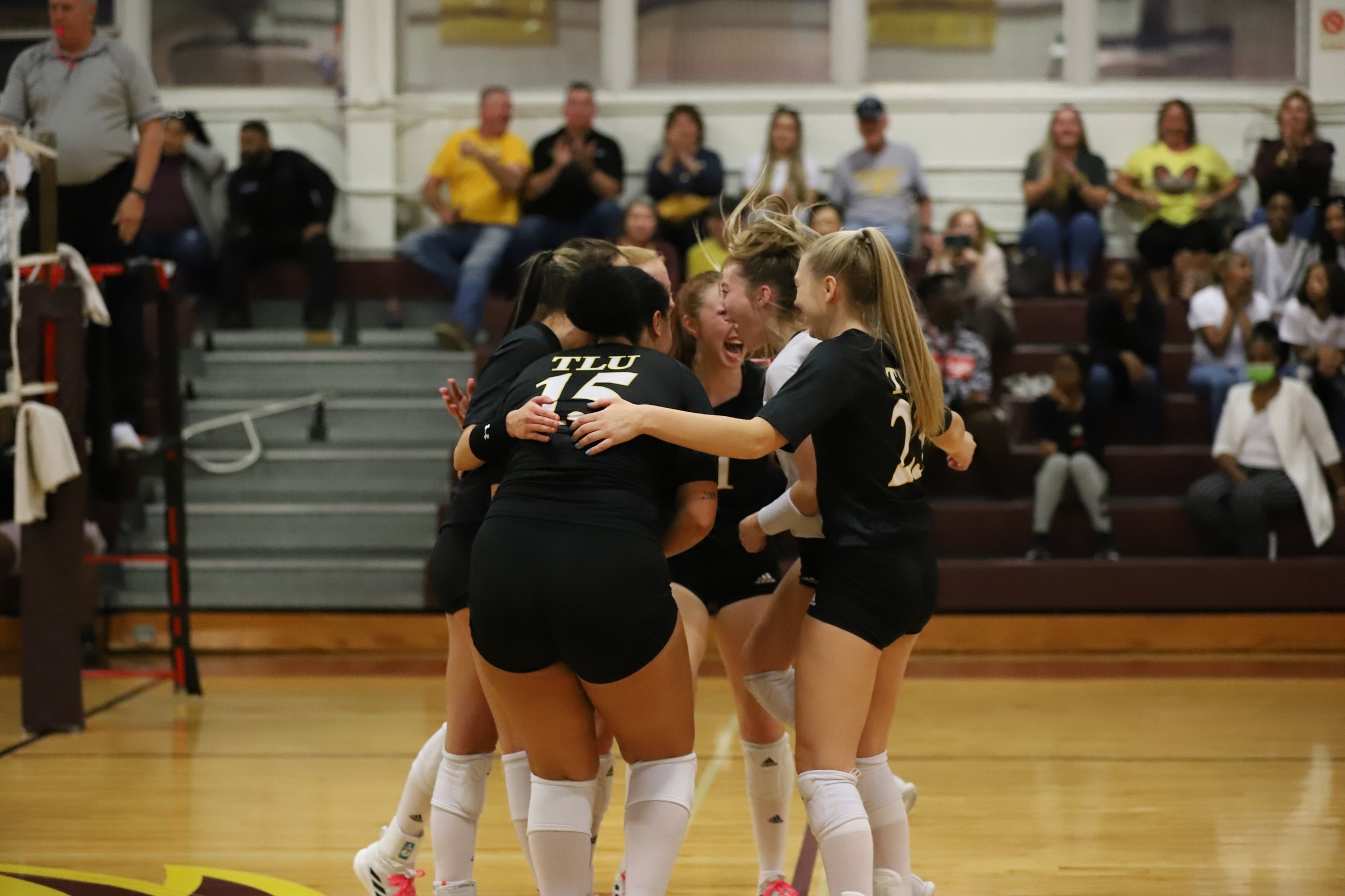 VOLLEYBALL -- Volleyball Sweeps Huston-Tillotson in Austin