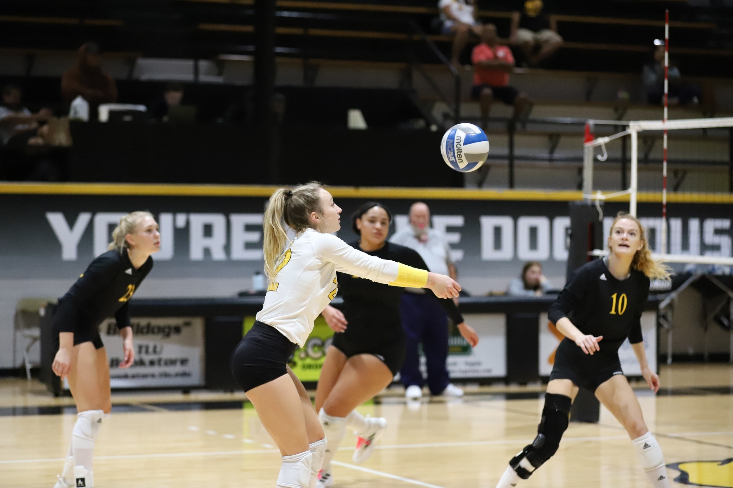 VOLLEYBALL -- Volleyball's Morris Named SCAC Defensive Player of the Week