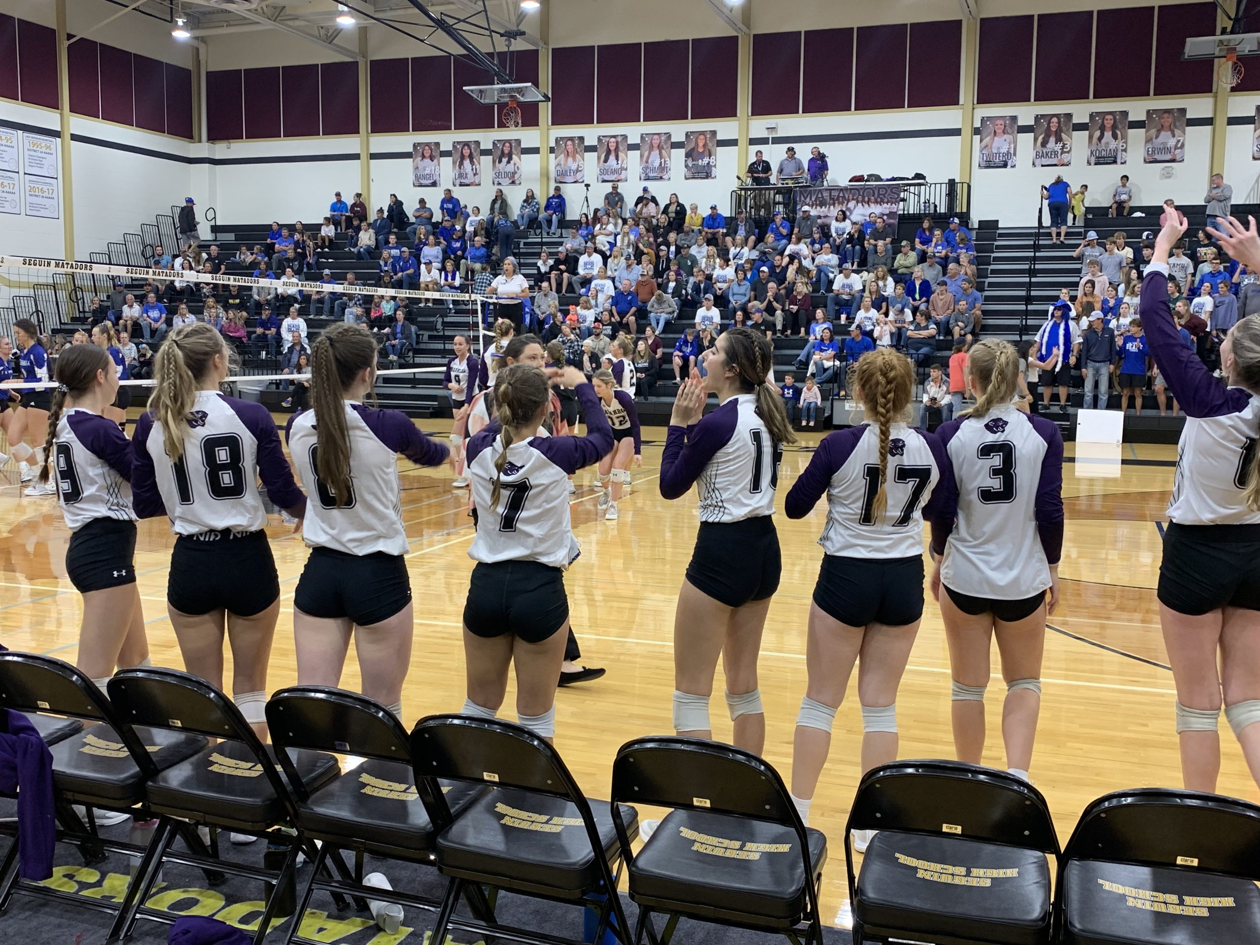 La Vernia Rally Bounces Navarro from Volleyball Playoffs