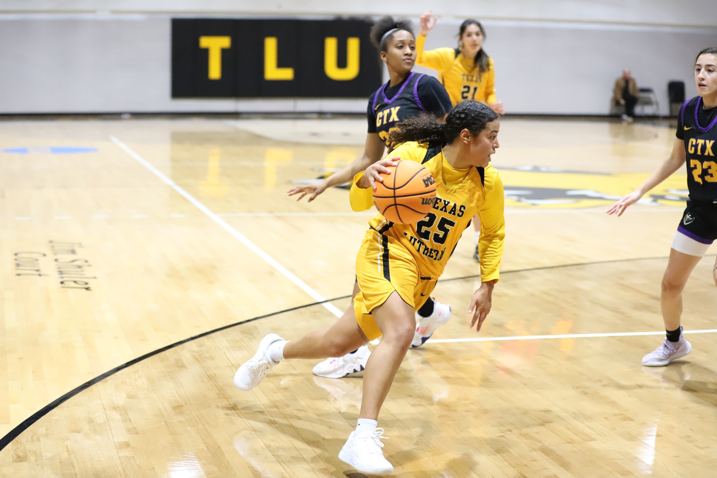 WOMEN'S BASKETBALL -- TLU Blows Past Concordia, 56-41