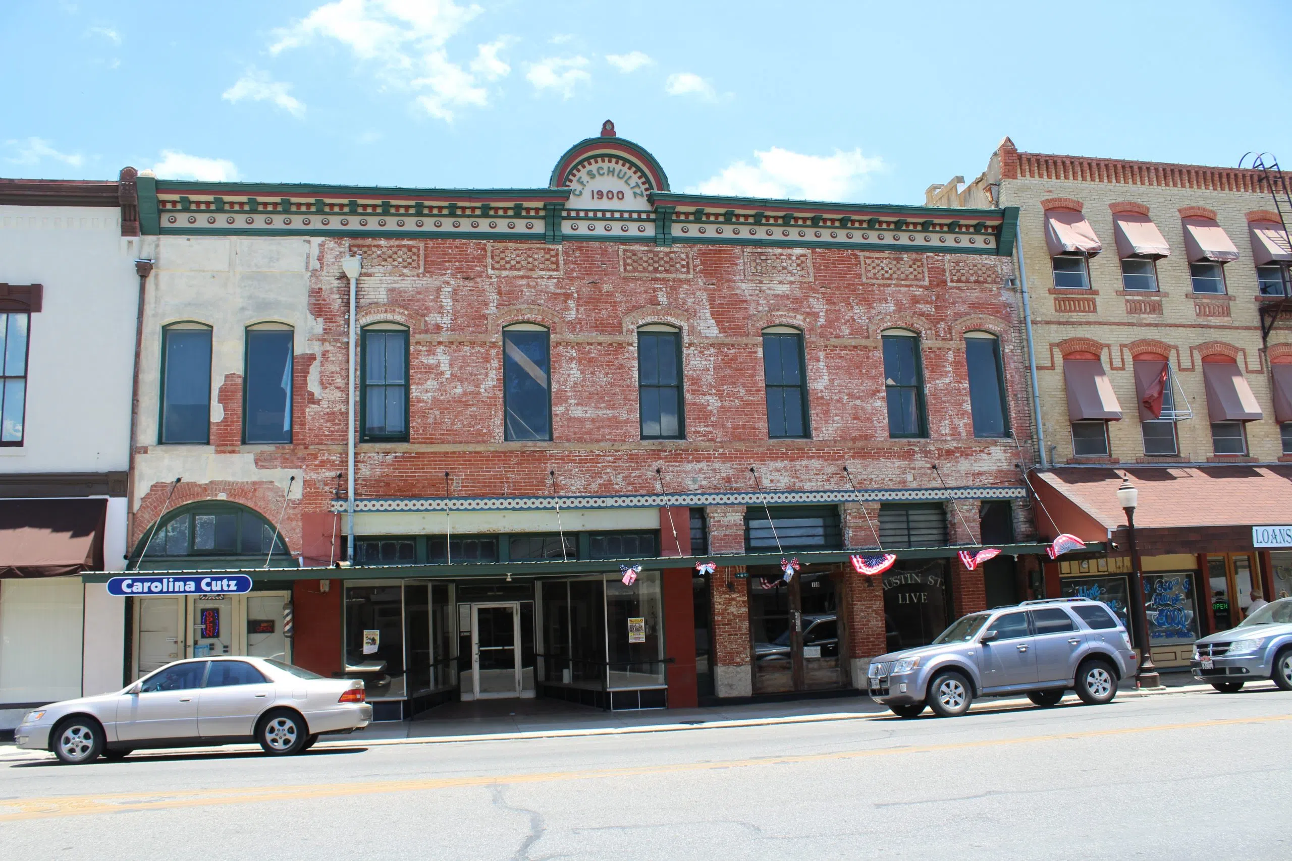 Façade grants continue progress in Downtown Seguin
