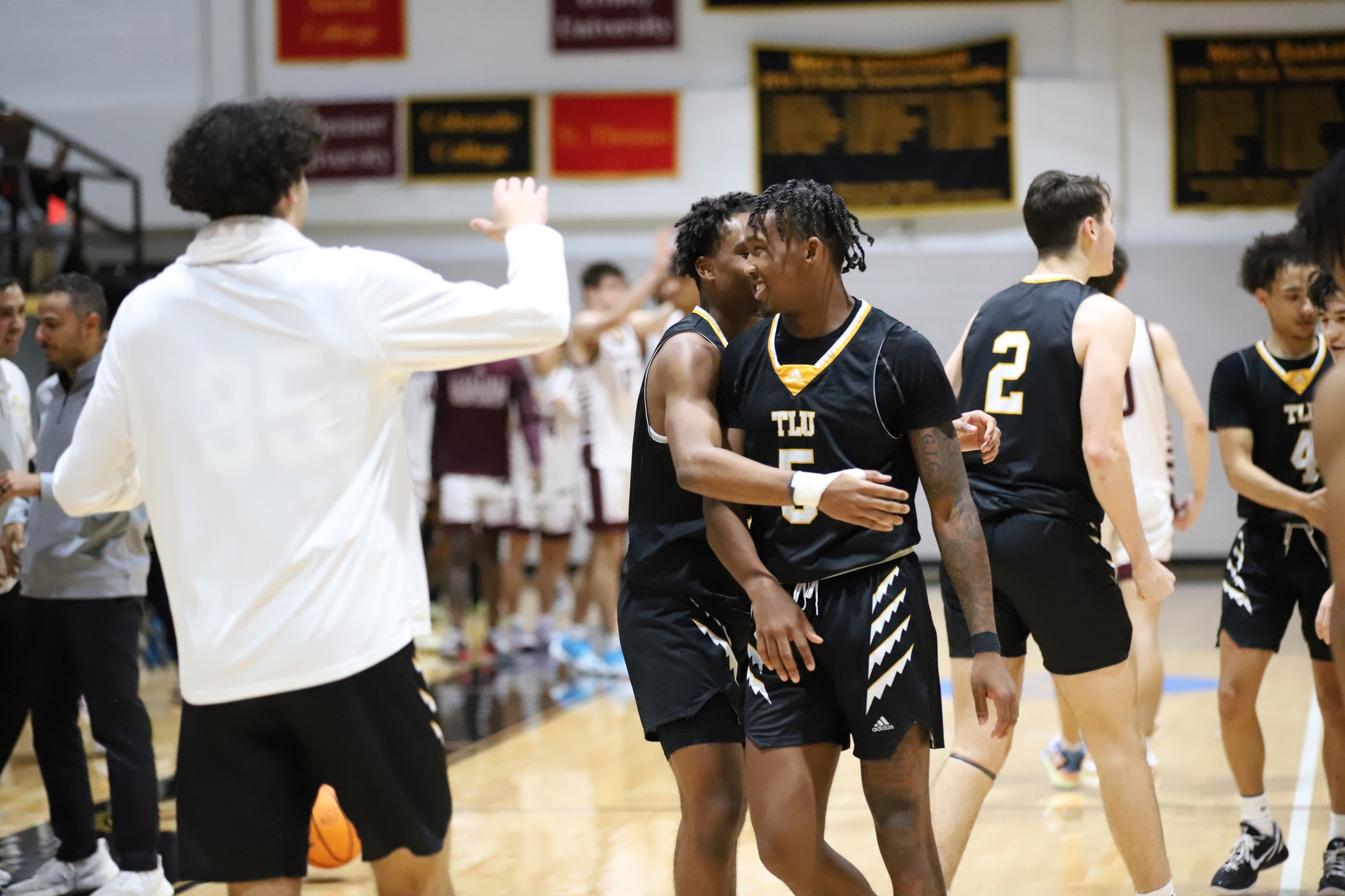 MEN'S BASKETBALL -- Texas Lutheran Knocks Off Schreiner 79-74 in 2OT