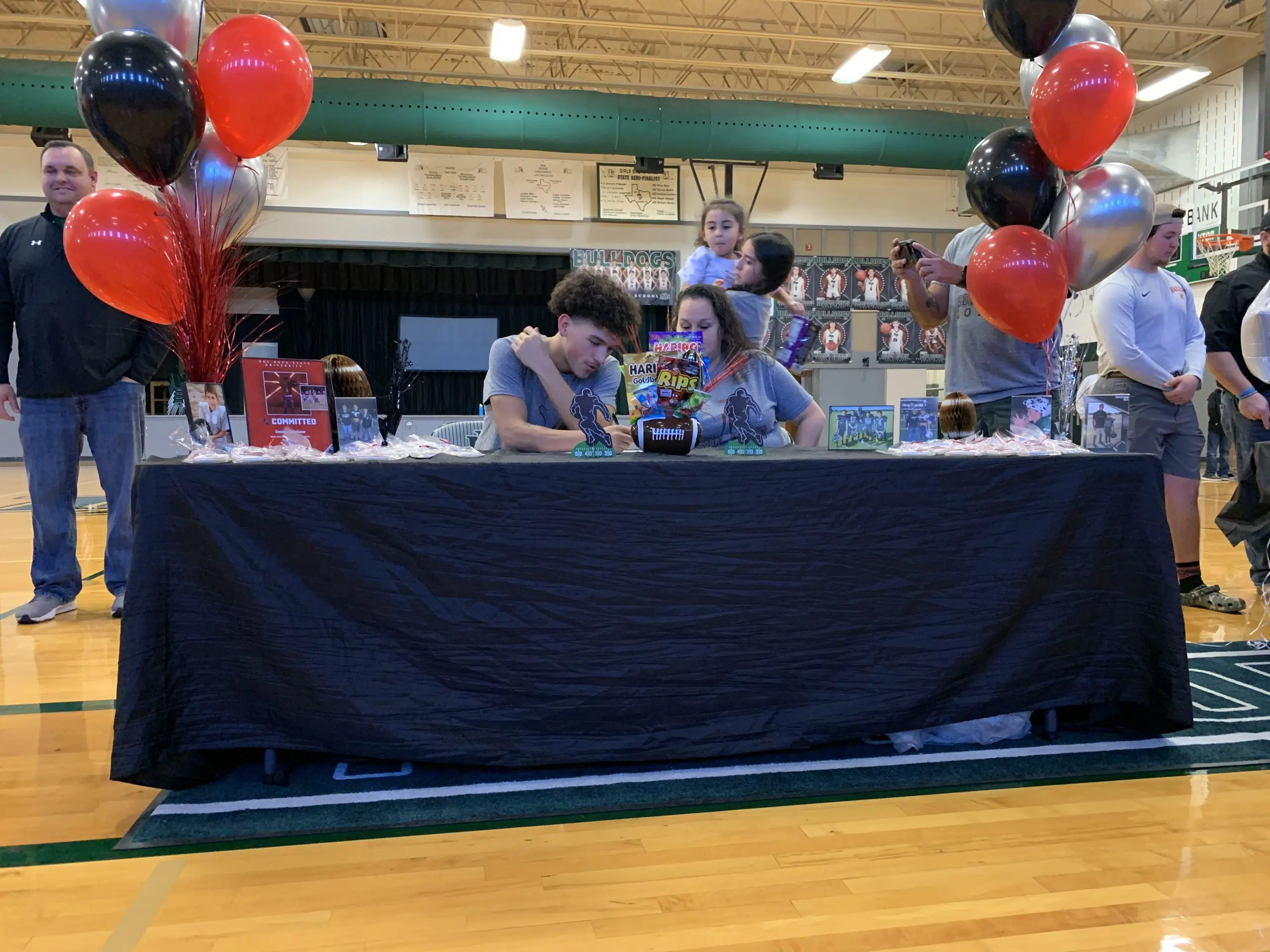 Marion's Castellanos Signs on to Play Football at Sul Ross