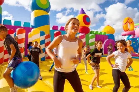 Big Bounce America Tour in S.A. inviting its neighbors in Seguin to enjoy the fun
