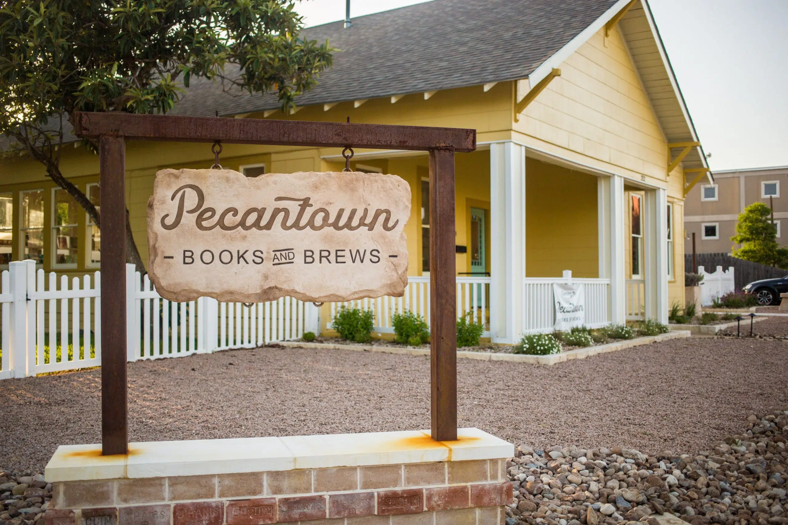 Seguin names Downtowner of the Year