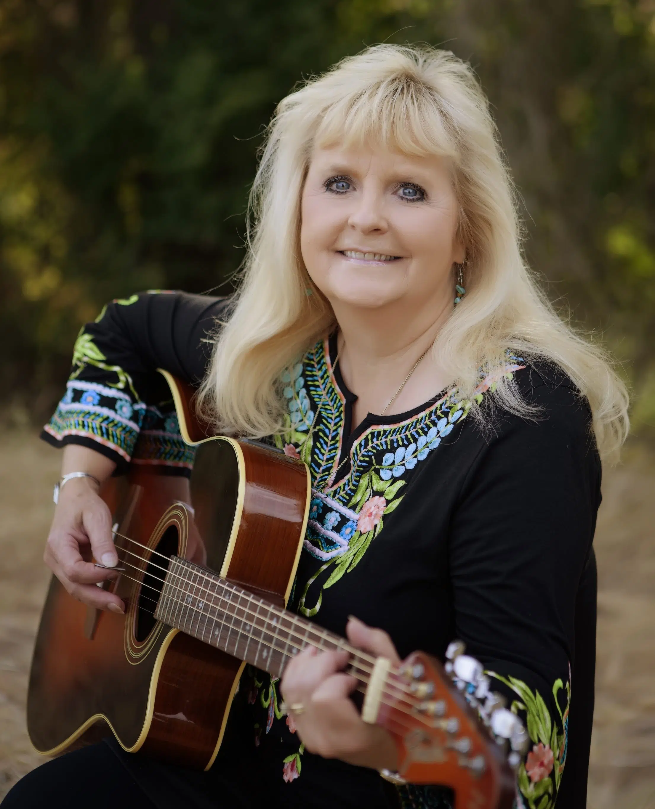 Dottsy to host Reunion Show At The Texas Theater