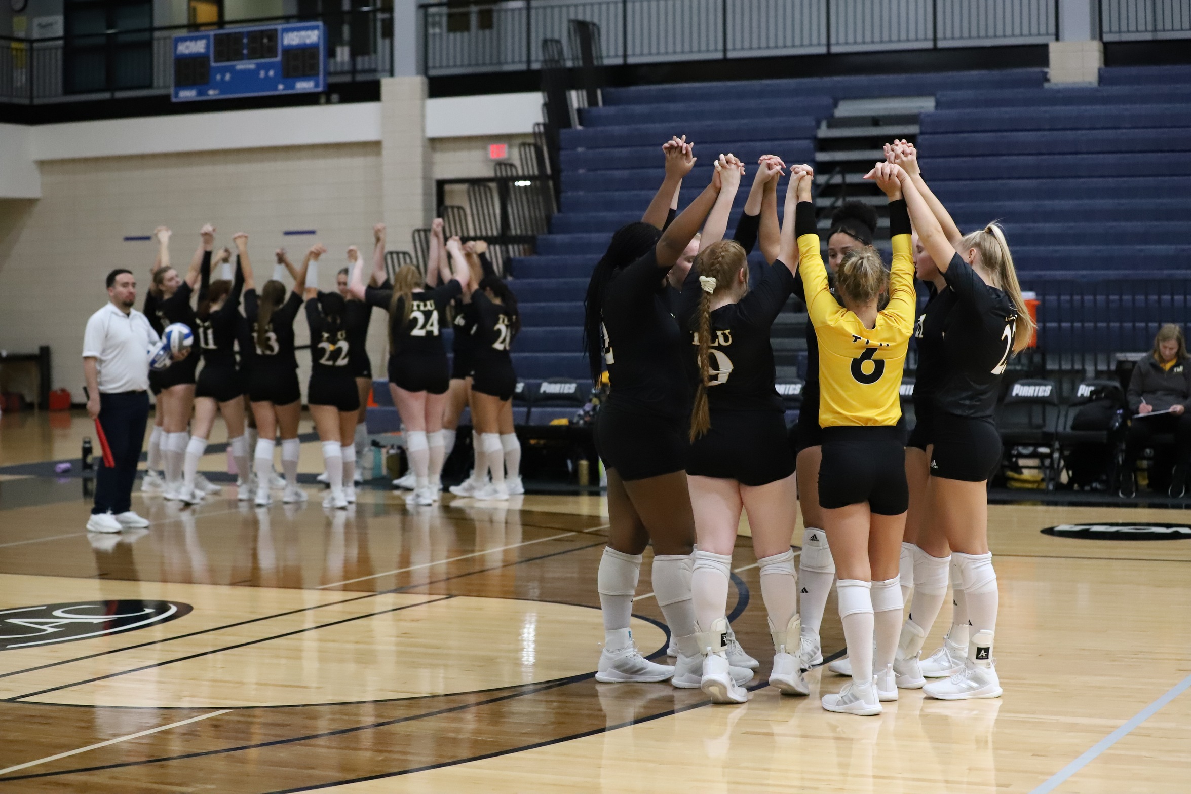 TLU Volleyball Falls to Southwestern, 3-1
