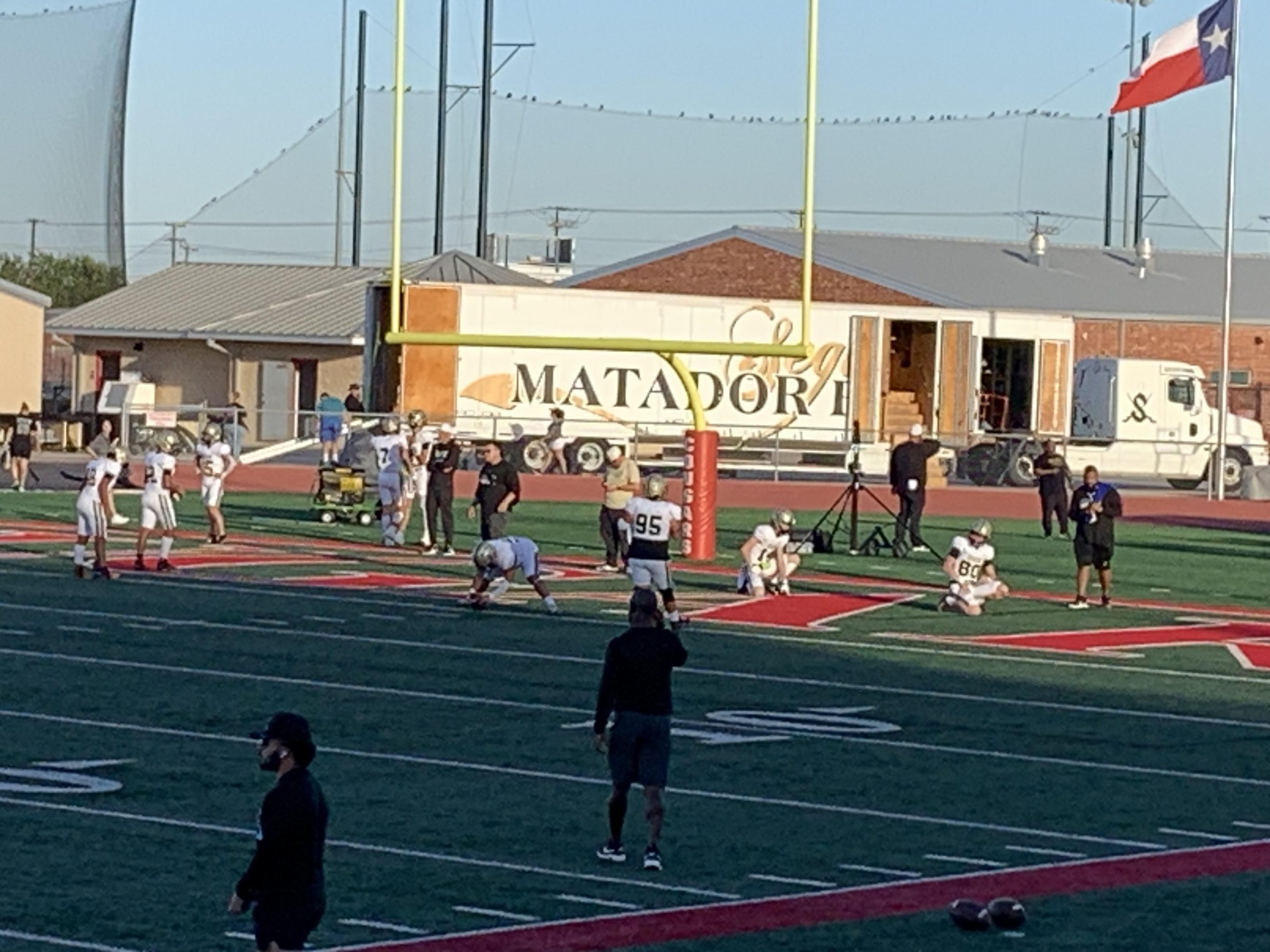 Canyon Cougars get off to fast start to earn big district win over Matadors