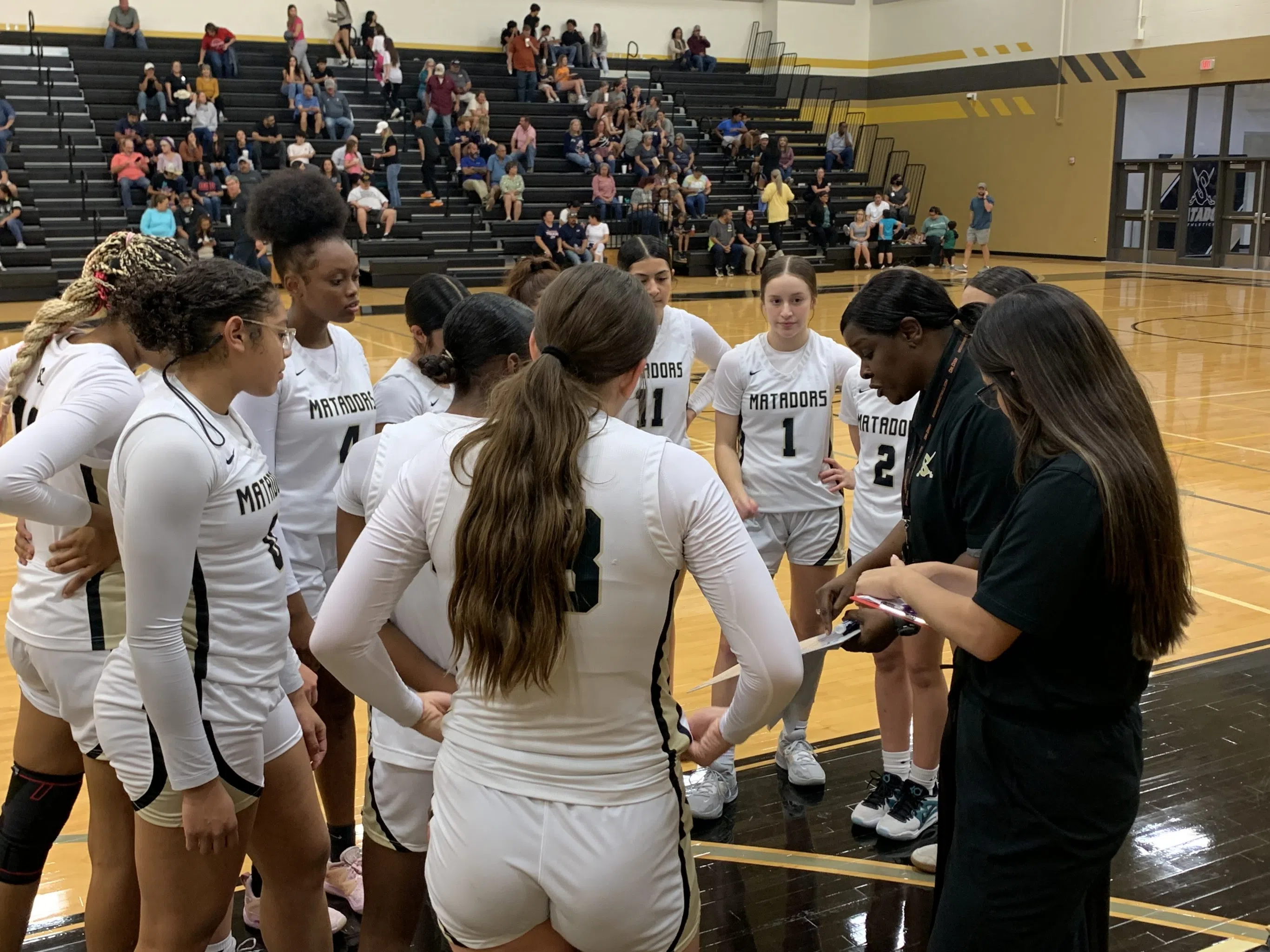 High school basketball roundup: Lady Matadors rally in fourth quarter for district win while Marion teams win two on Tuesday