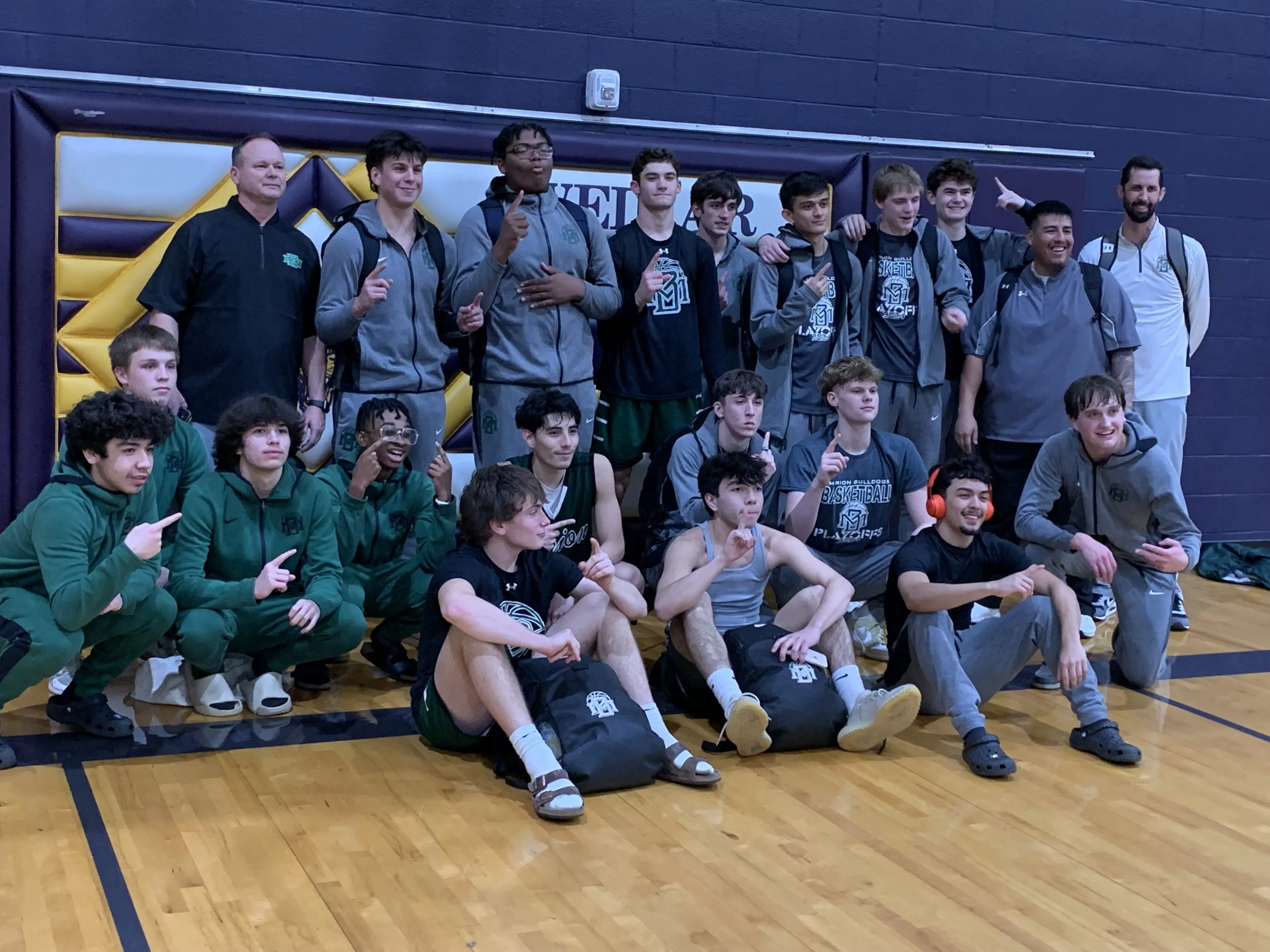 Marion holds off Yoakum to advance to boys basketball area round