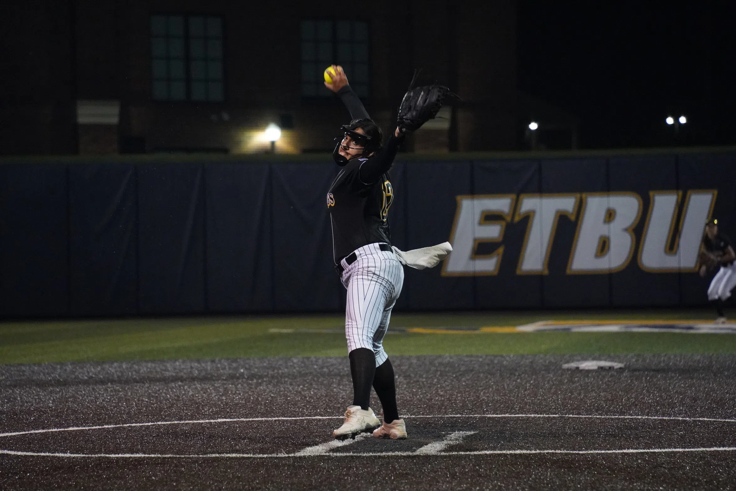 SOFTBALL -- TLU Shuts Out Chapman, Break NCAA D3 Stolen Base Record to Open Regionals