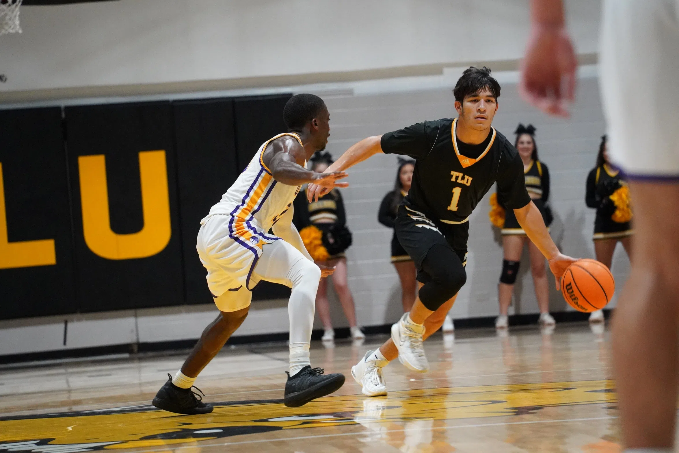 TLU MEN'S BASKETBALL -- Allen, Orozco Named to NABC Honors Court