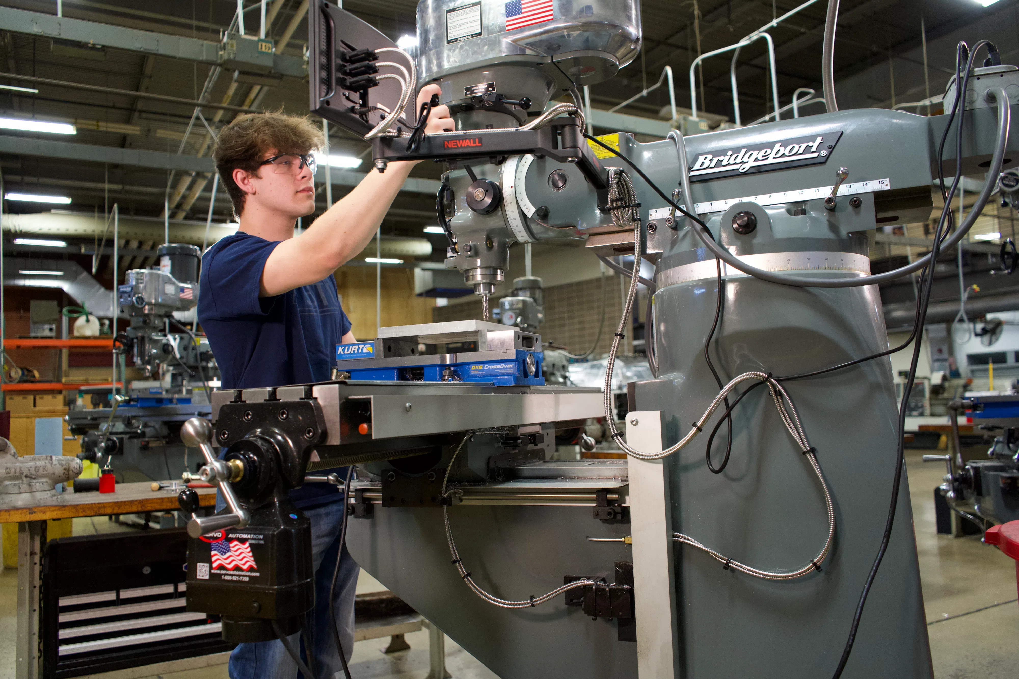 Students sign on for a manufacturing future