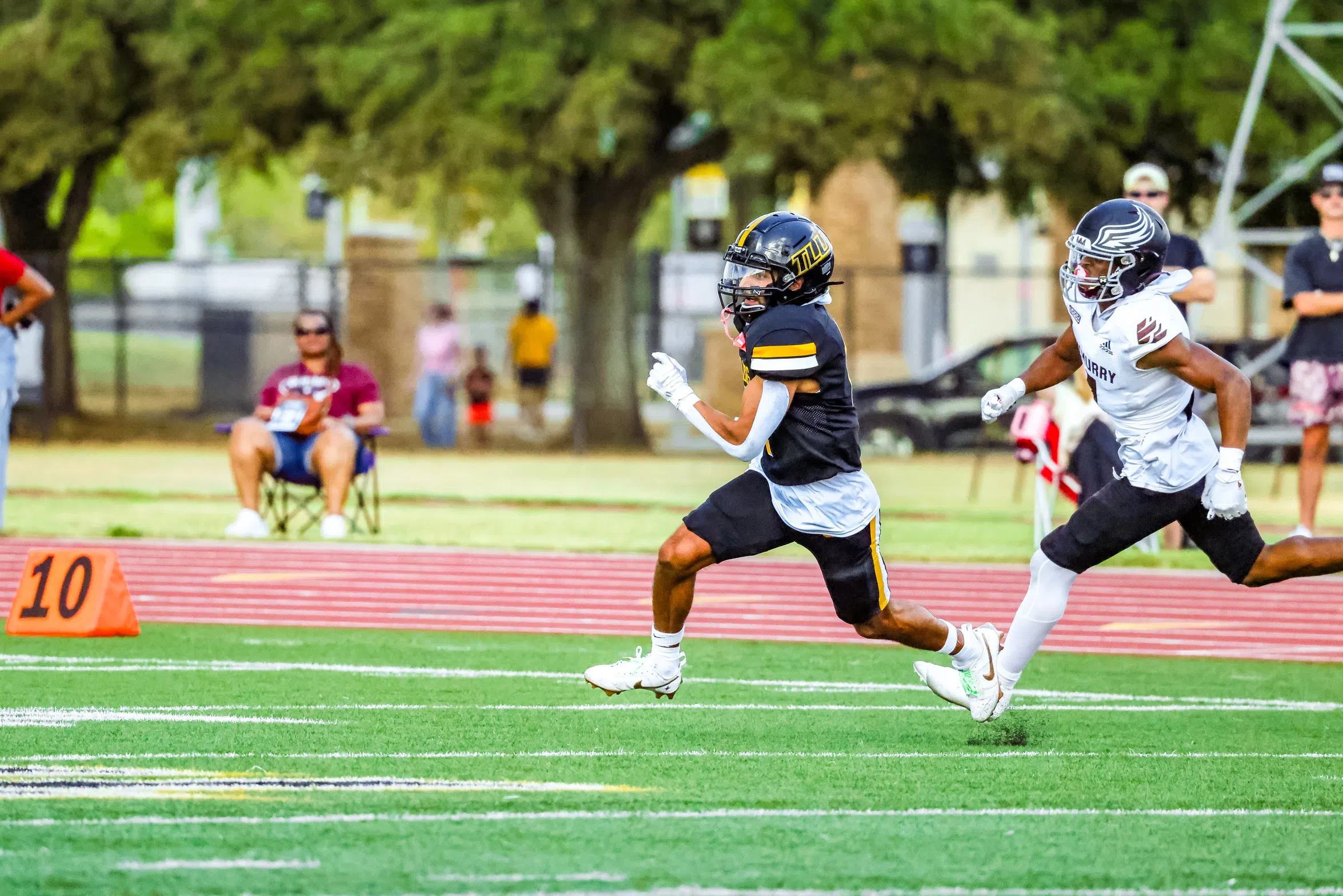 FOOTBALL -- Texas Lutheran Takes Down McMurry to Improve to 6-1