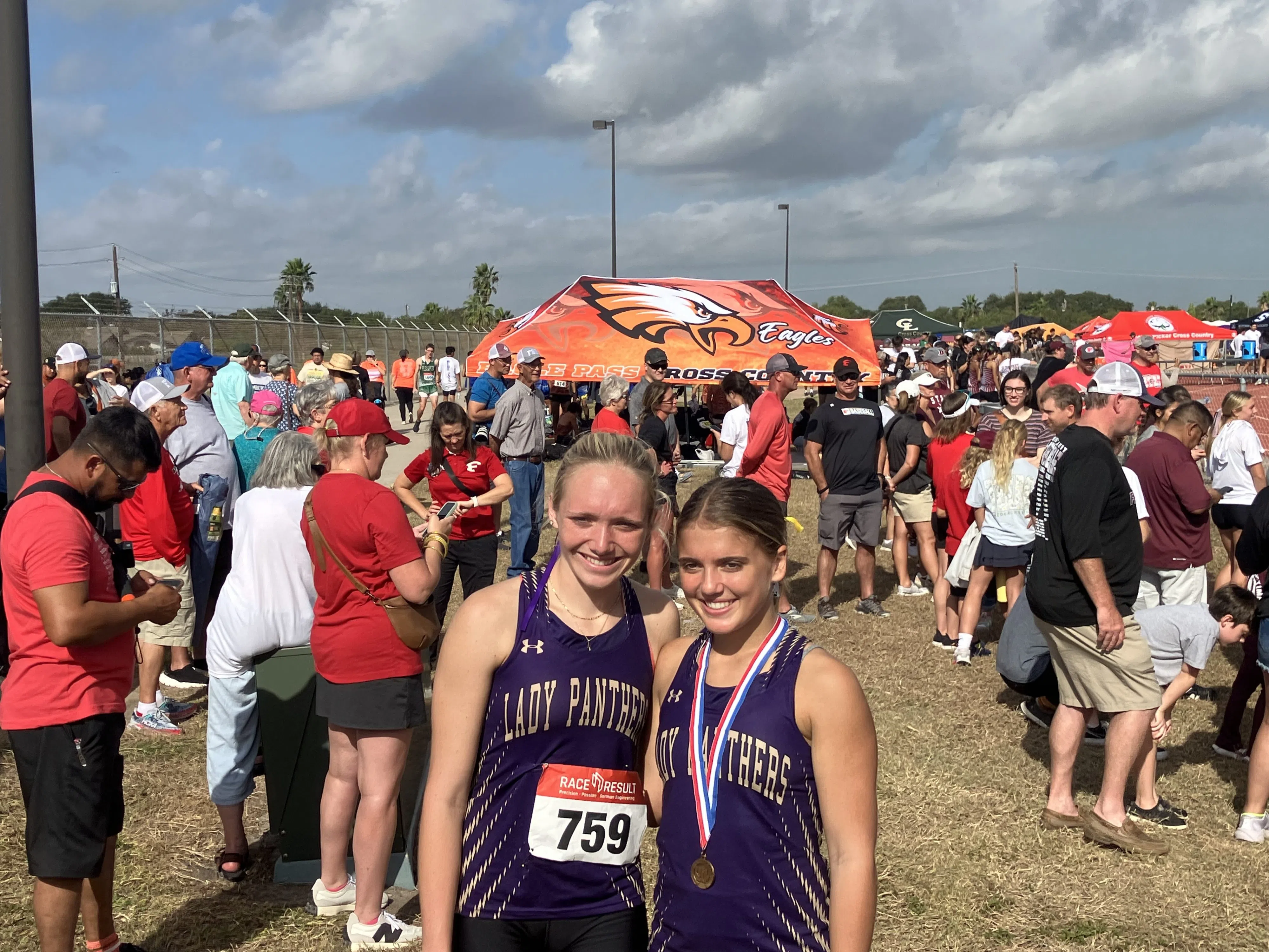 Navarro's Gilliam and Flo qualify for state cross country meet