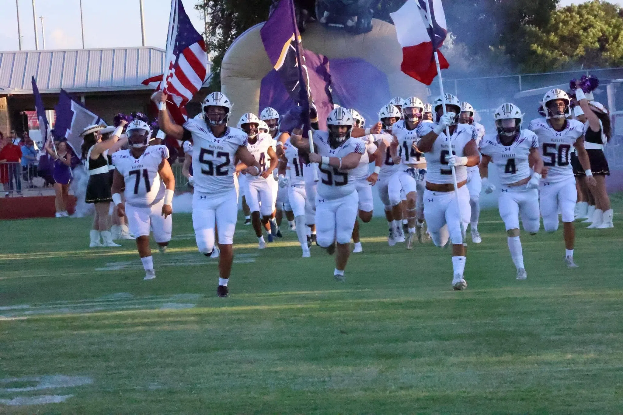 High school football: Navarro and Gonzales to battle for 4th place in district on Friday