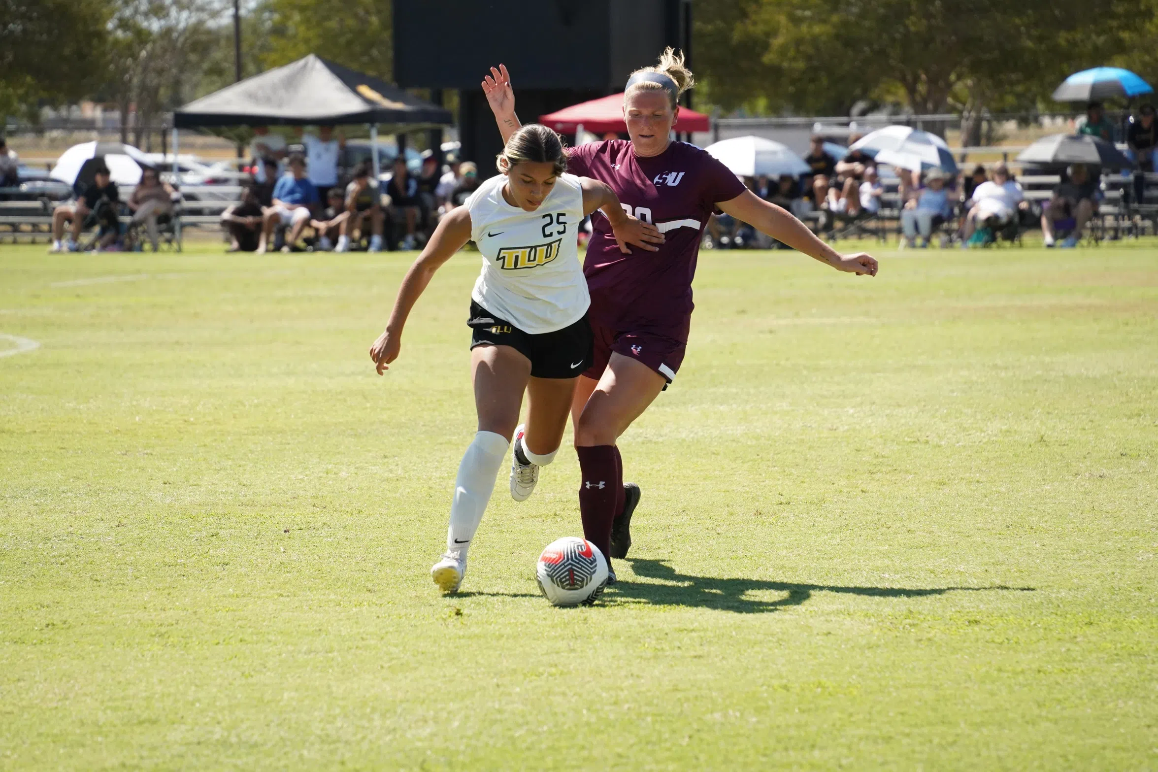 WOMEN'S SOCCER -- TLU Blanks Schreiner, 4-0