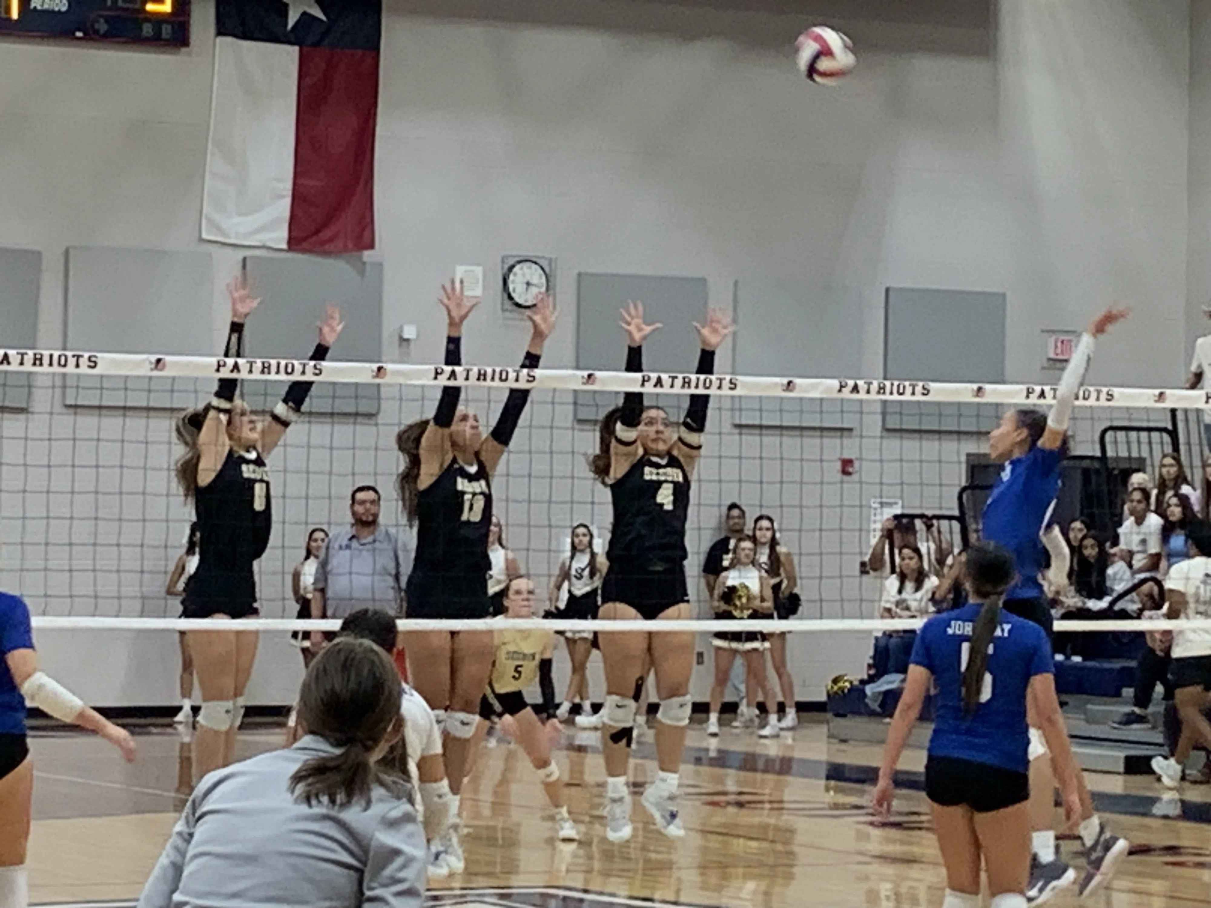 Seguin and Marion advance to volleyball area rounds