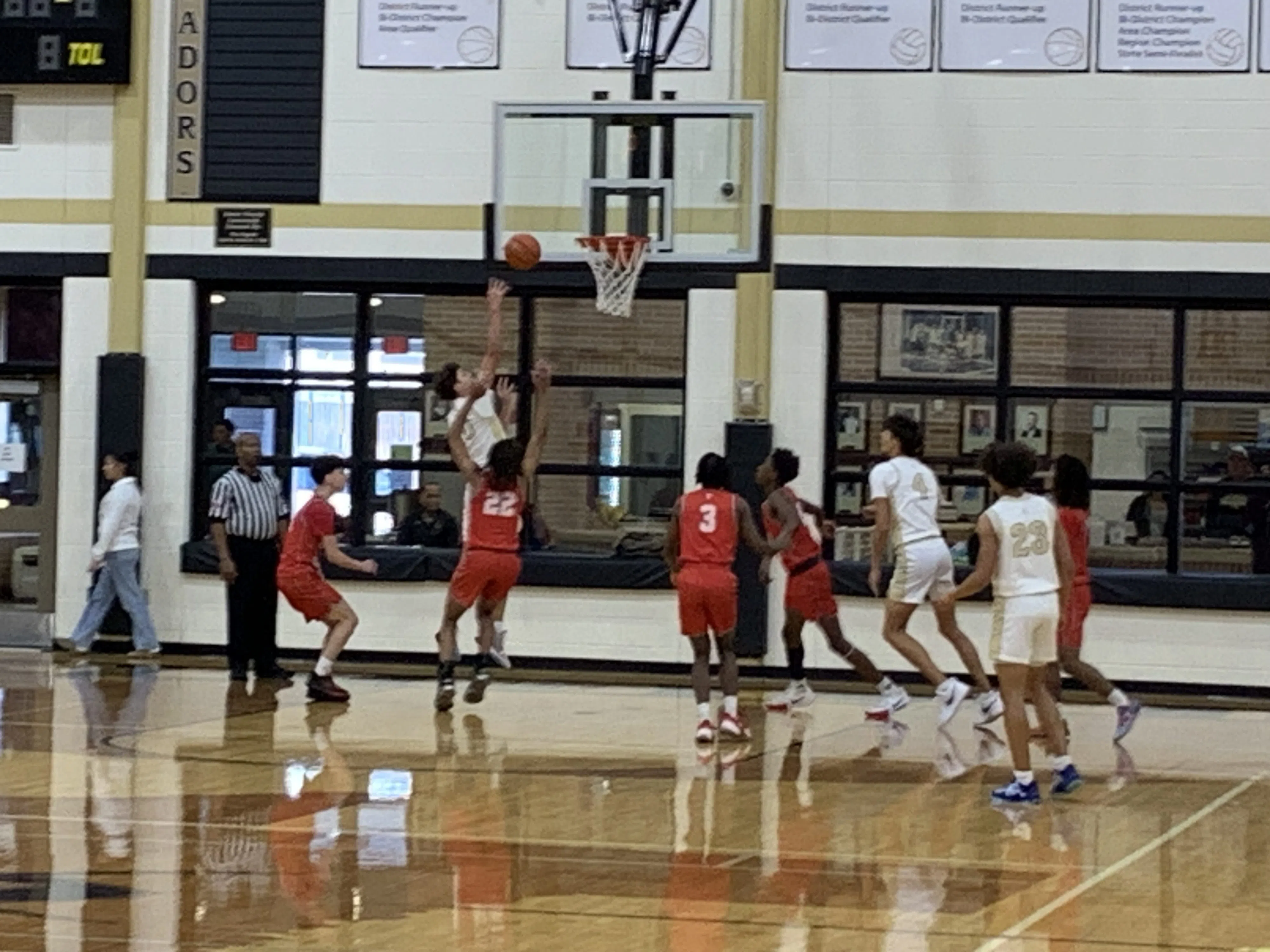 Seguin boys and girls host basketball tournaments; Navarro girls win two at San Antonio Cole tournament