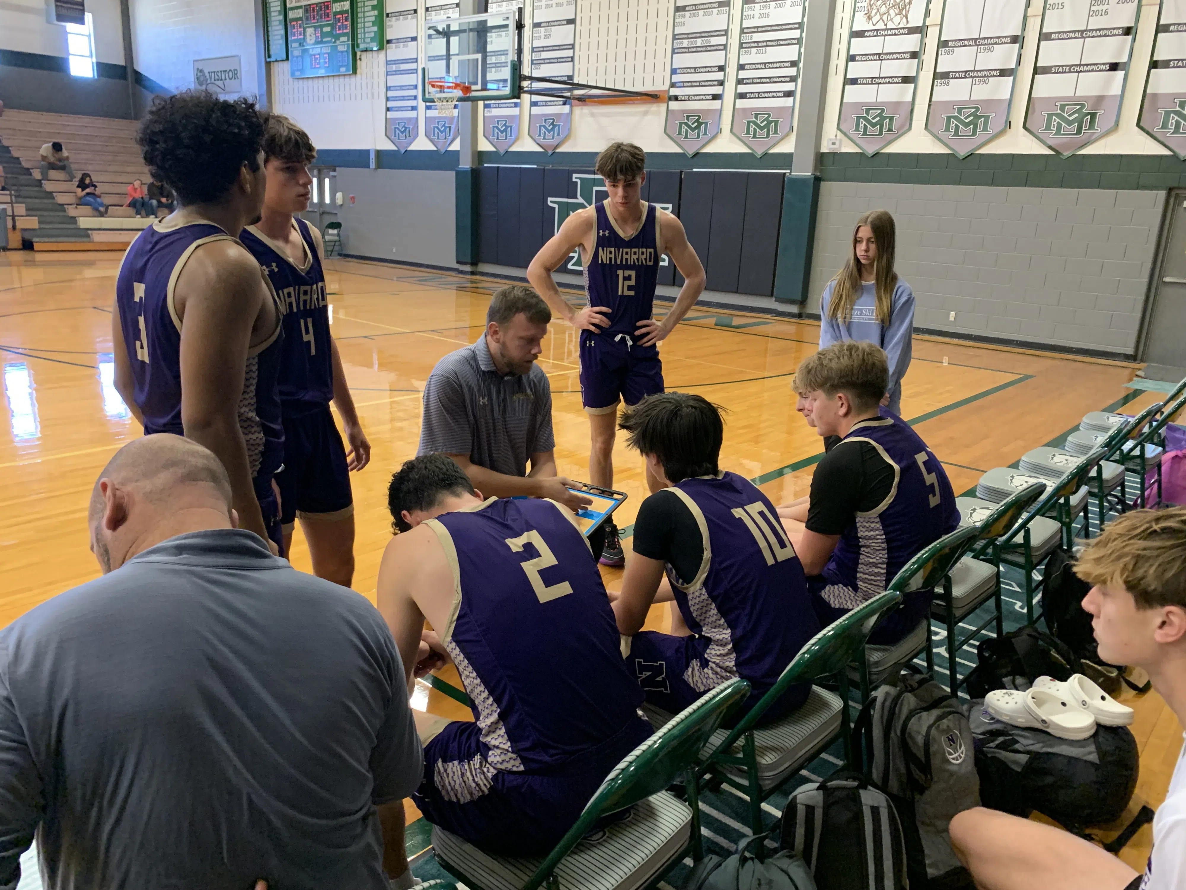 New Navarro boys basketball coach Jarrett Tyler leads Panthers into season