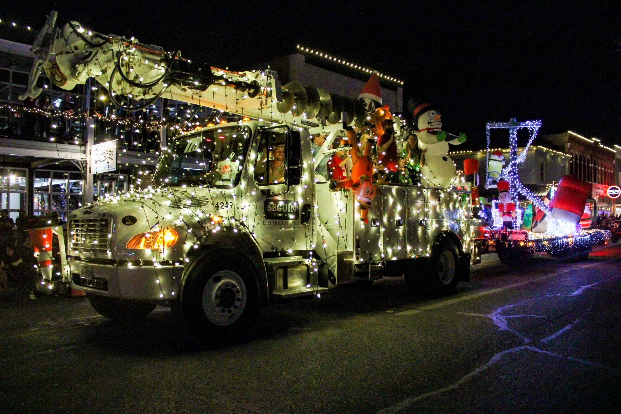 2024 Holiday Stroll Parade set for tonight in Seguin