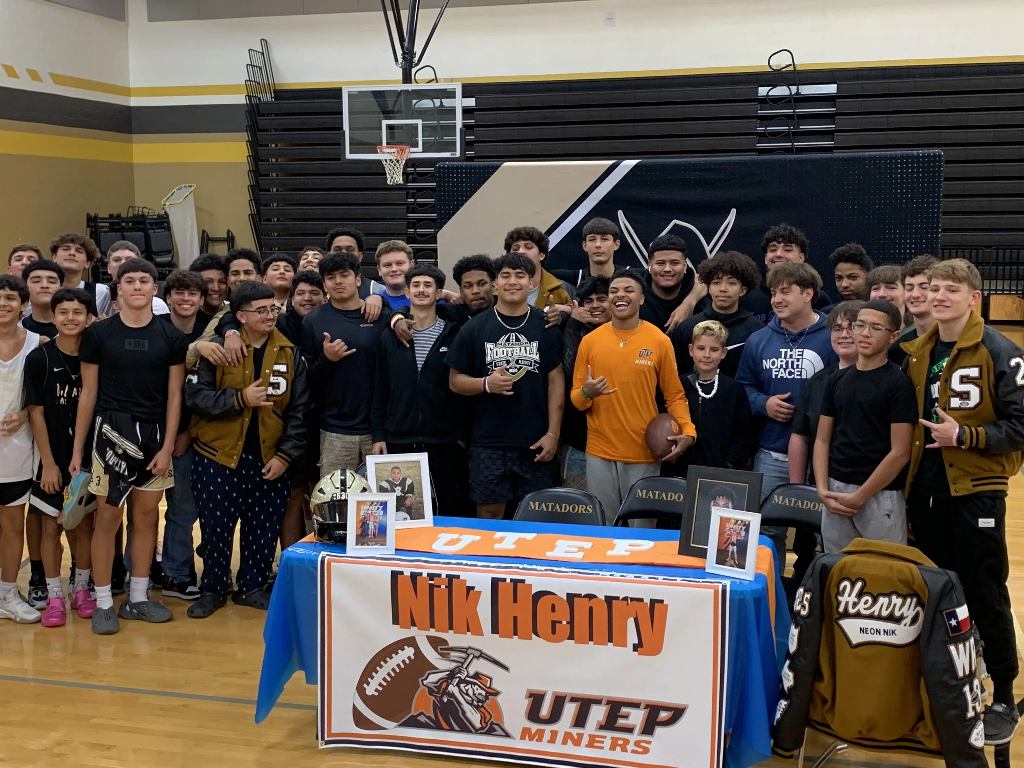 Seguin's Nik Henry inks football commitment to UTEP