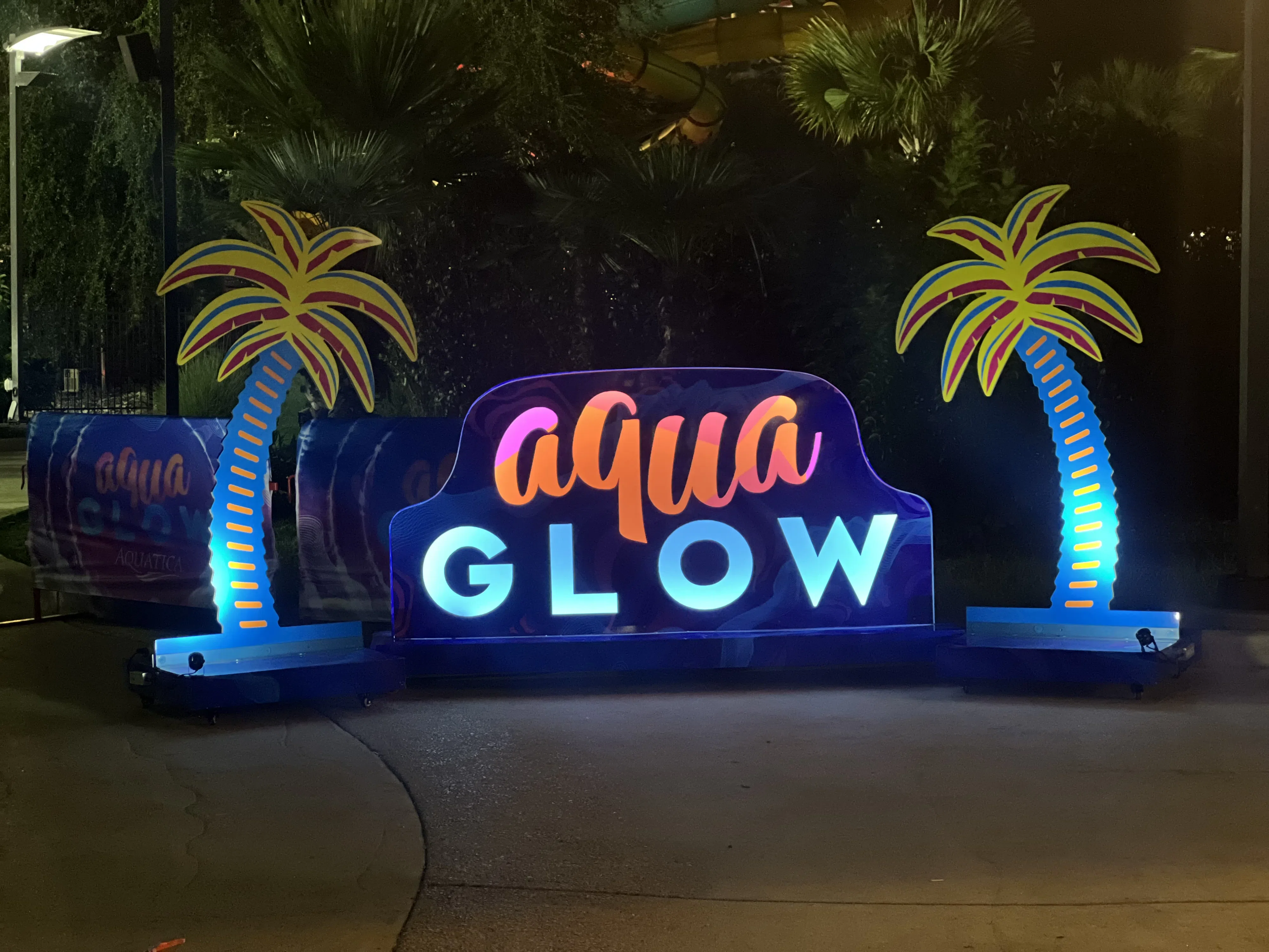 BEYOND SEGUIN BORDERS: Seguin invited to dive into the waters of Aquatica's Aqua Glow