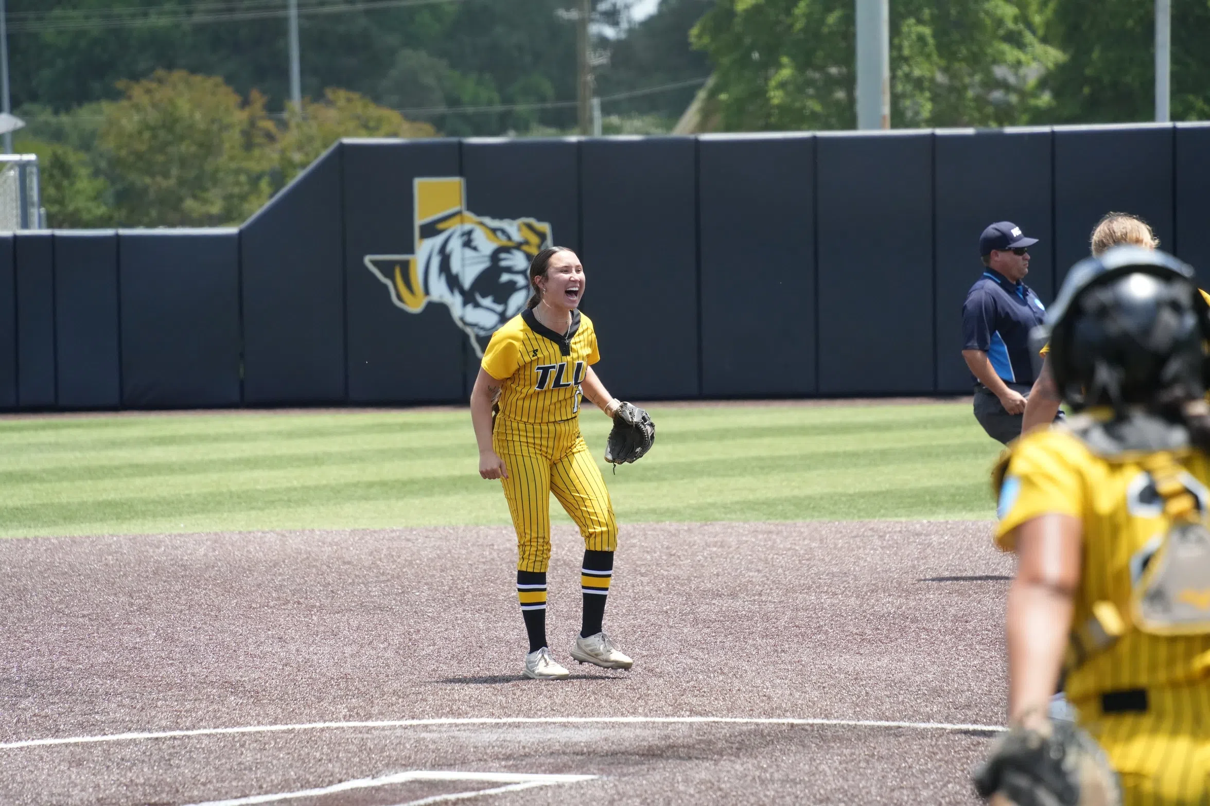 Linzee Leal Named SCAC Woman of the Year Finalist