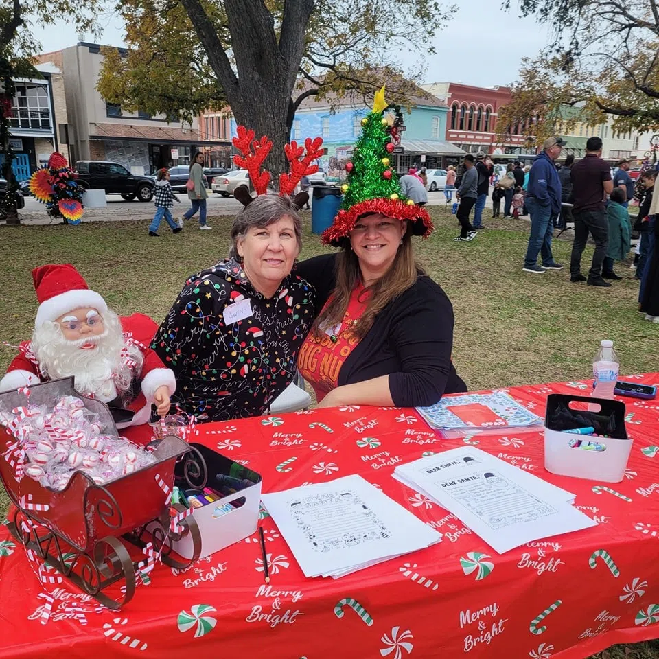 Seguin's Holiday Stroll Weekend: A Celebration of Community and Tradition