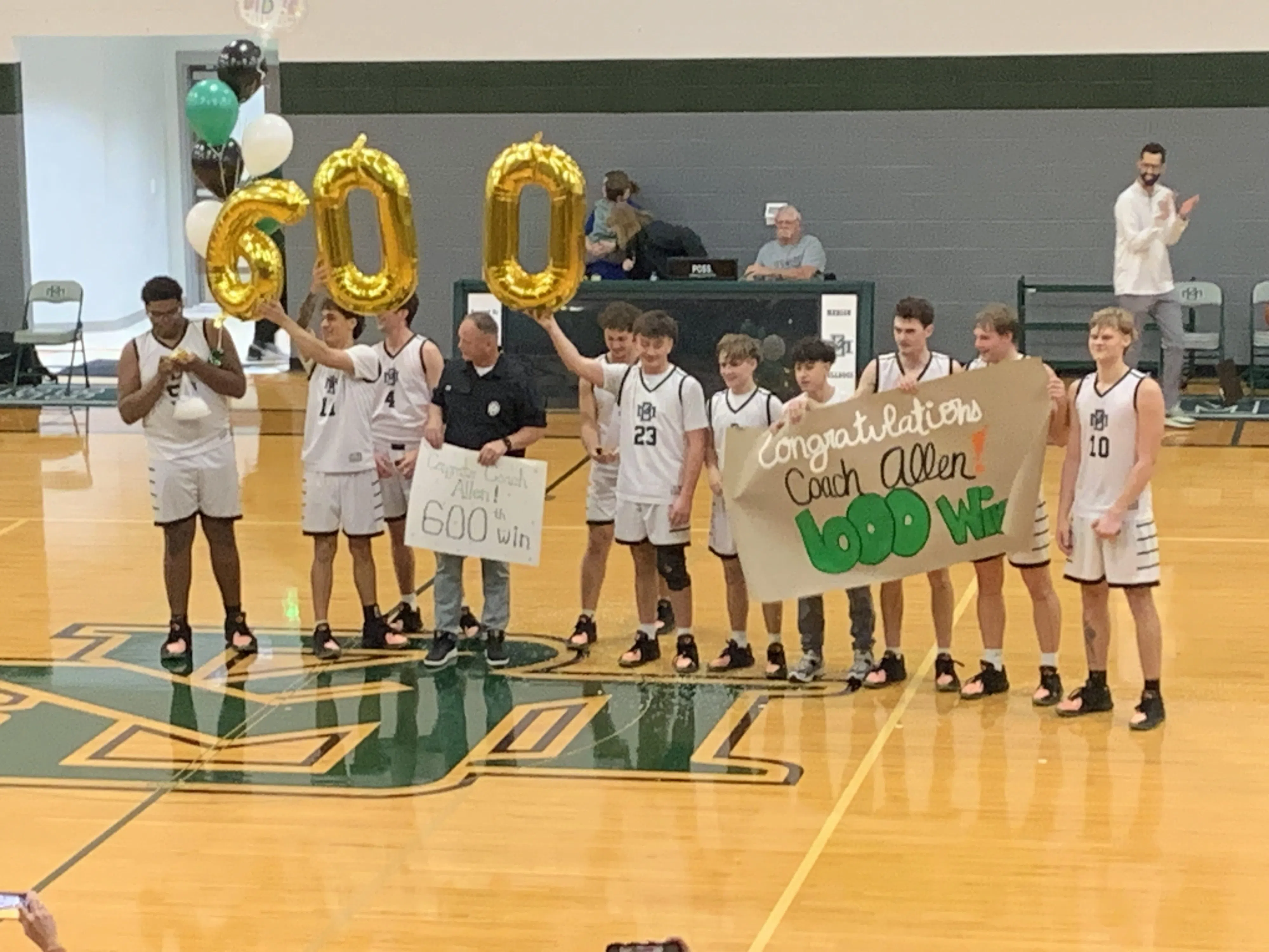 Marion Bulldogs take down #10 Cole for Coach Jon Allen's 600th career win