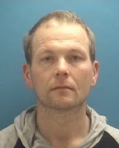 Bartholomew County authorities search for felon