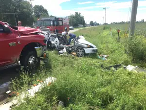 Hauser teens trapped after crash