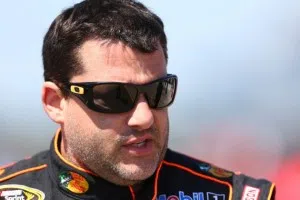 Tony Stewart out of Daytona with broken vertebra