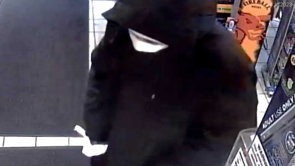 Wausau Police Searching For Suspect In Convenience Store Robbery Wdez 1019 Fm Great Country 3945