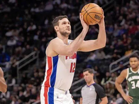 Milwaukee Bucks Agree To Deal With Veteran Free Agent Danilo Gallinari For Rest Of Season