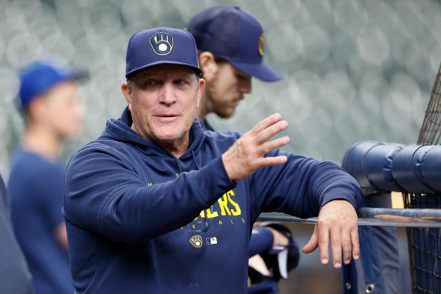As Craig Counsell gets introduced in Chicago, Brewers name Pat Murphy the next manager. - Vimarsana News