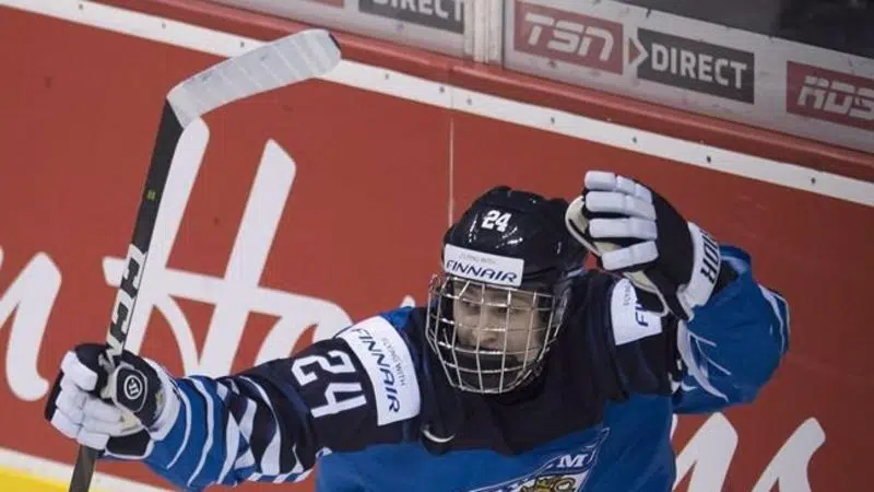 Leafs forward Kapanen thinks refs made wrong call in women's final