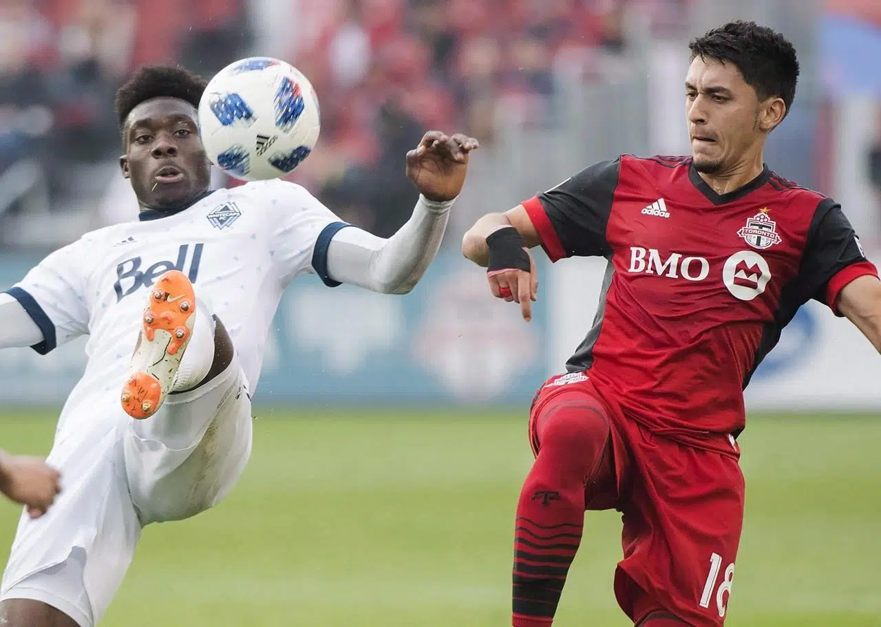 Toronto FC inching closer to deal with van der Wiel