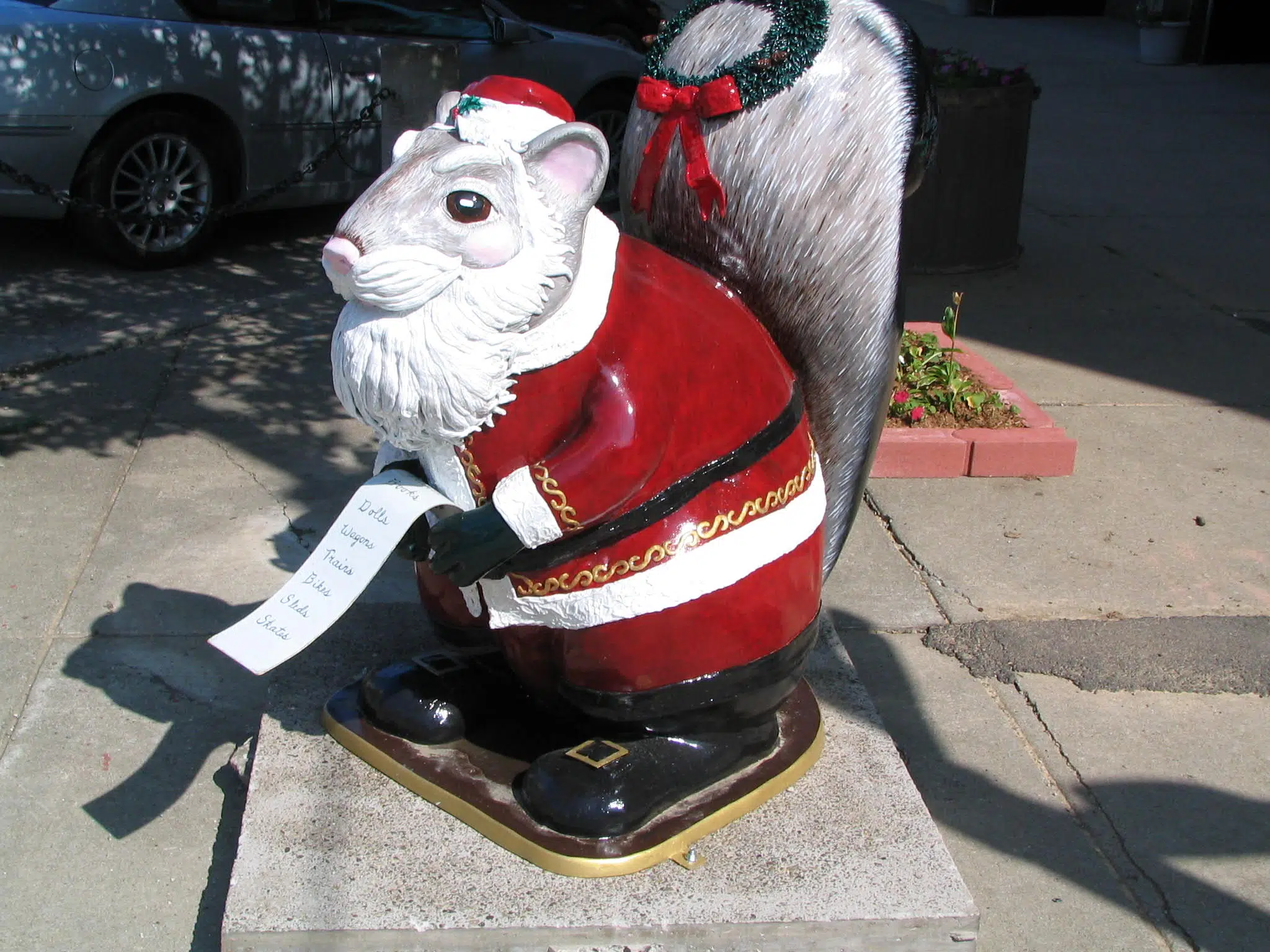 Santa Squirrel Statue to Be Reinstalled