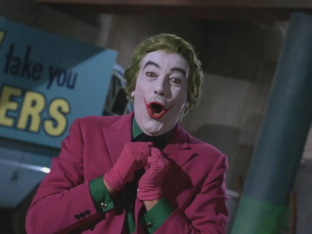 "Joker" Arrested Standing Naked In Front of an Applebee's