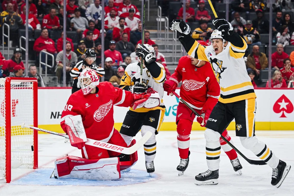 Redwings Rout Pens in Preseason